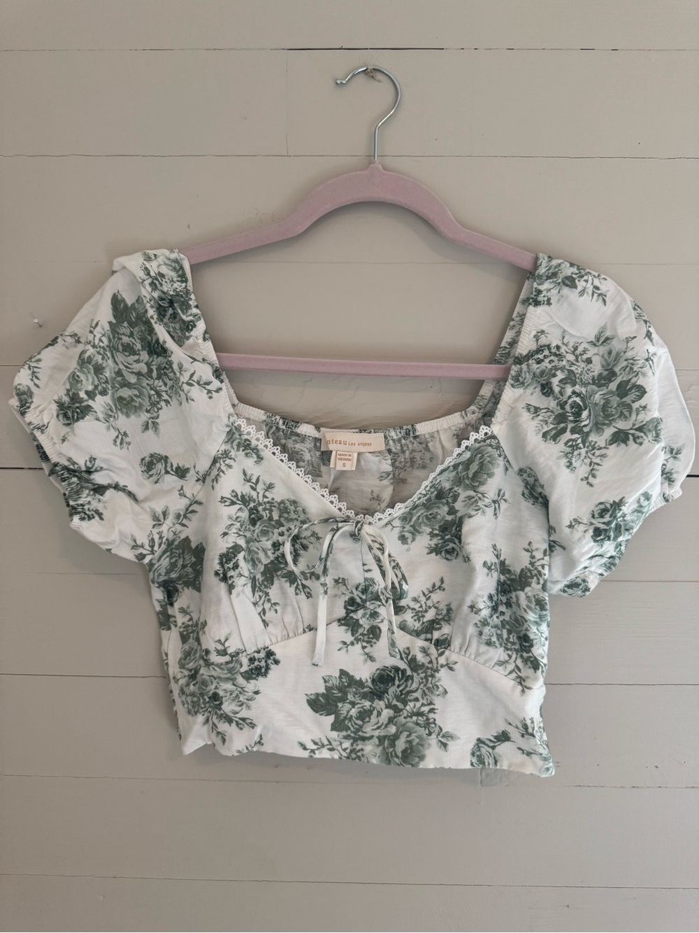 Floral Puff-Sleeve Crop Top in Green and White